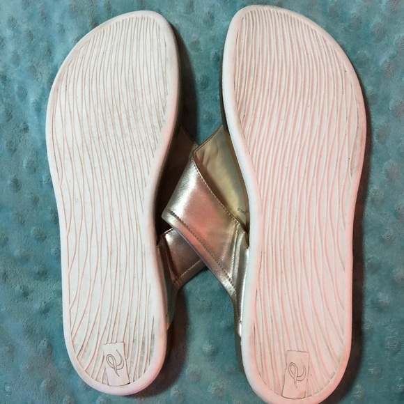 Easy spirit gold metallic flip flops (11w) - Picture 2 of 4